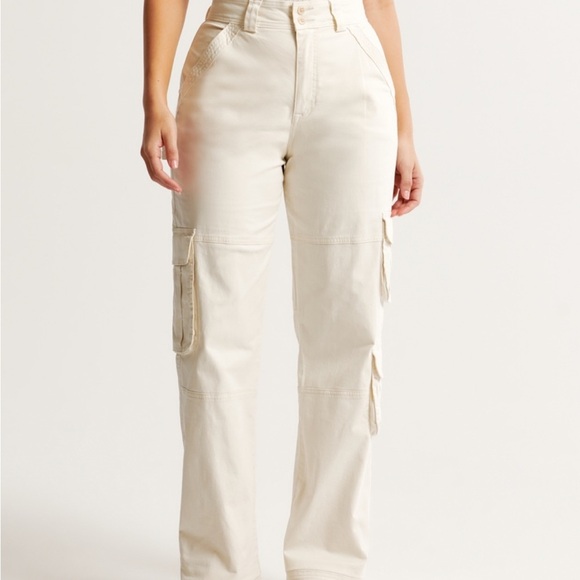 Abercrombie & Fitch Pants - NWT Abercrombie & Fitch Curve Love Relaxed Cargo Pant
